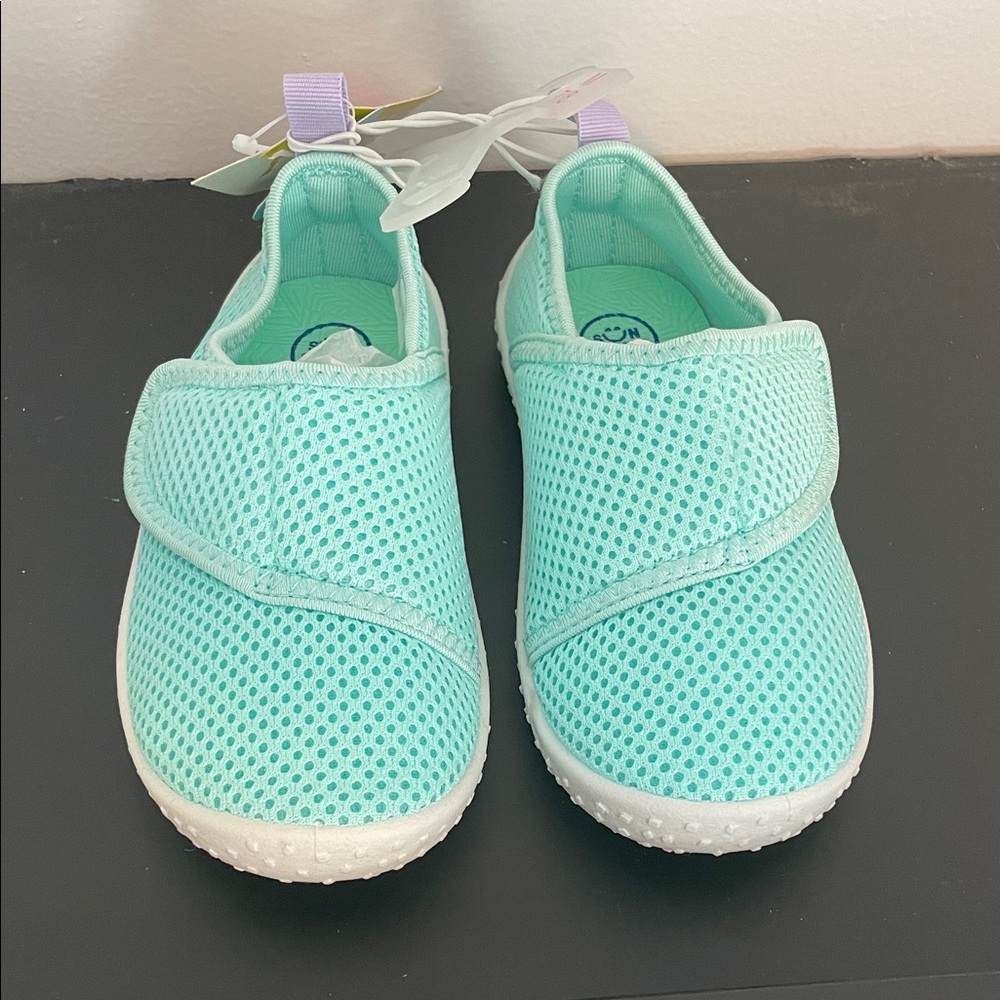 Toddler water shoes
